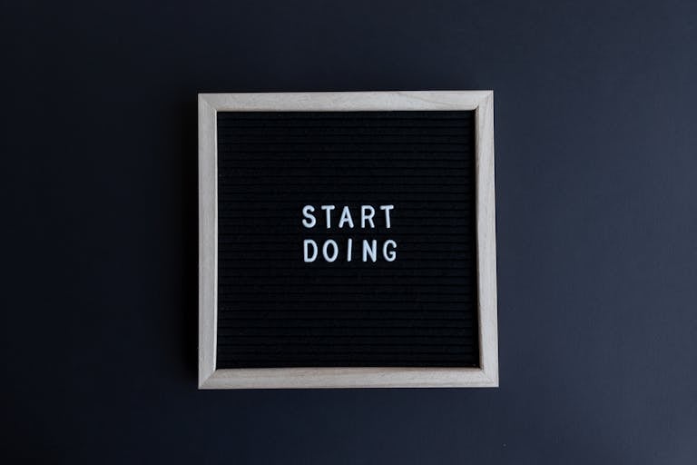 Les 5 déclencheurs de poussée les plus fréquents (et souvent ignorés)